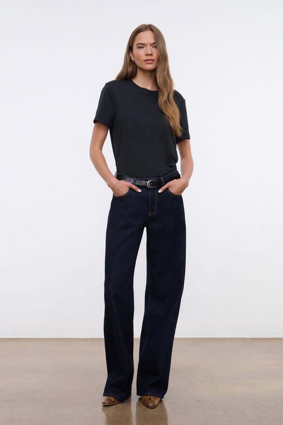 CREW NECK T SHIRT BLACK