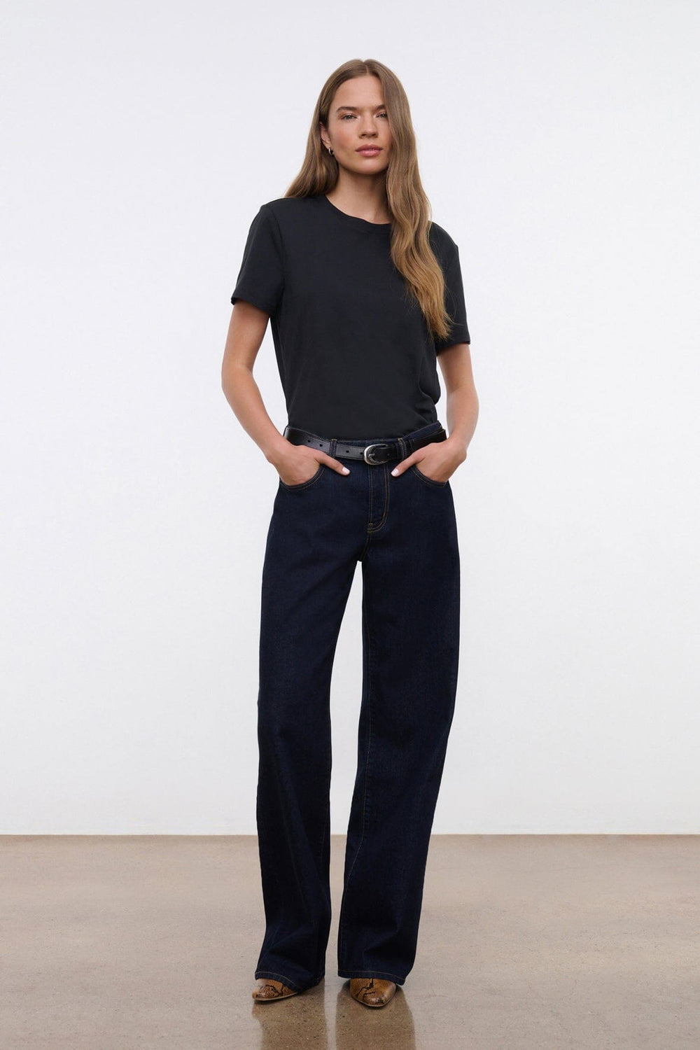 CREW NECK T SHIRT BLACK