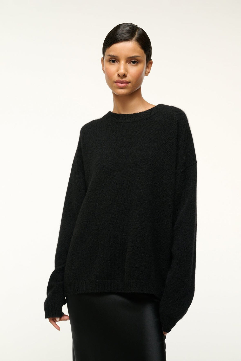 SERRANO CASHMERE RELAXED CREW BLACK