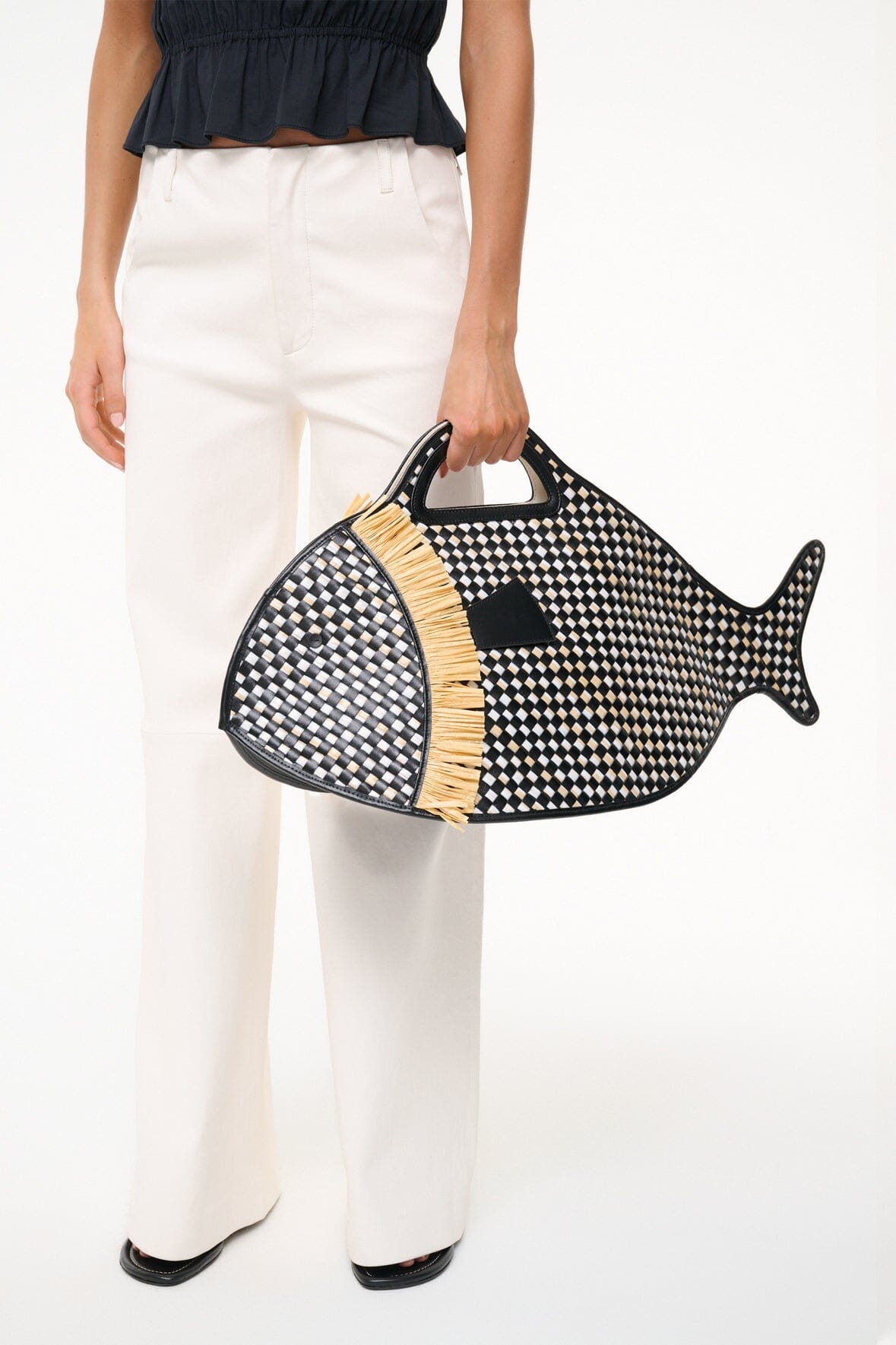 CLEO FISH BASKET TOTE BLACK/NATURAL