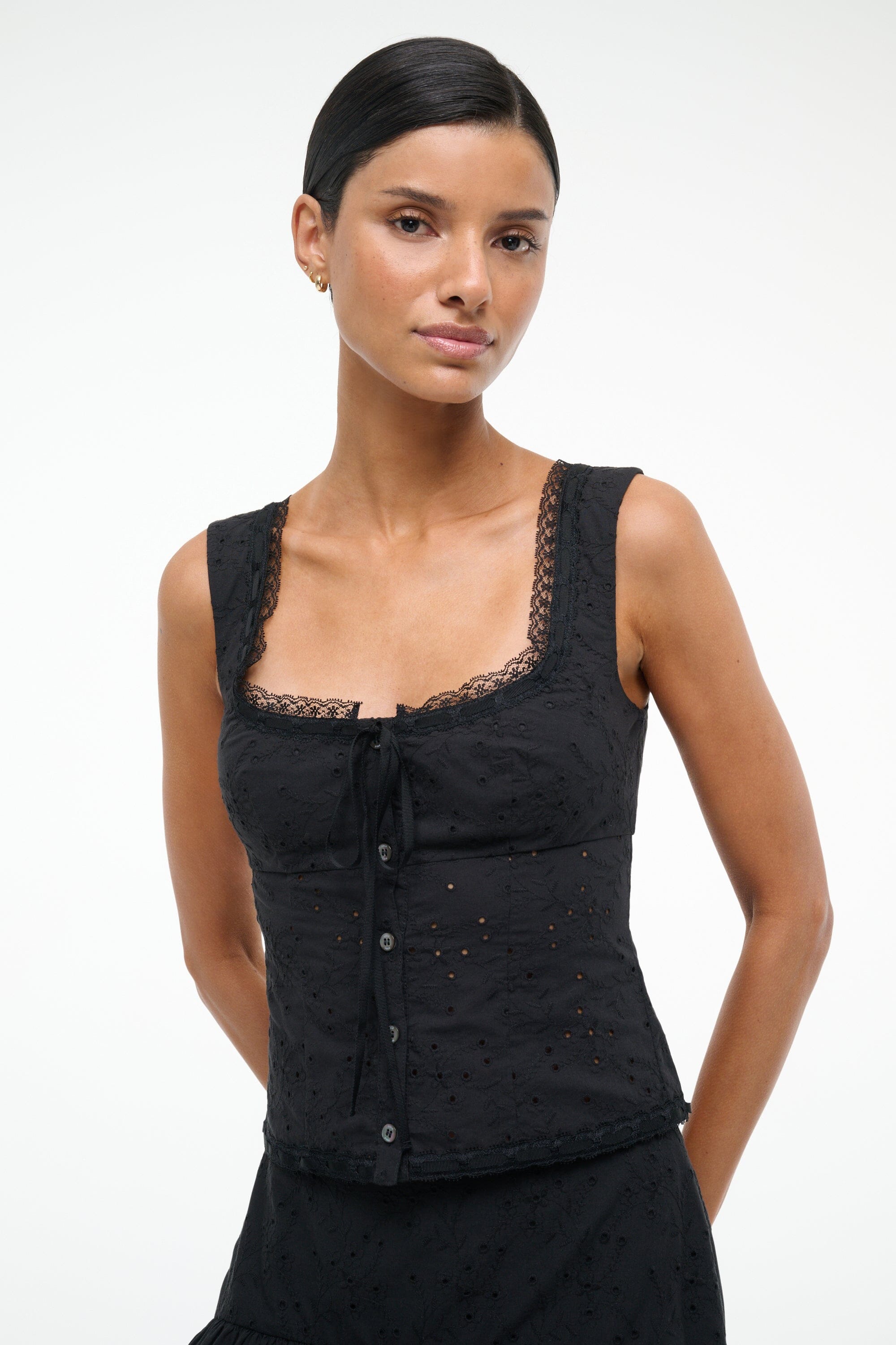 LOU TOP BLACK EYELET