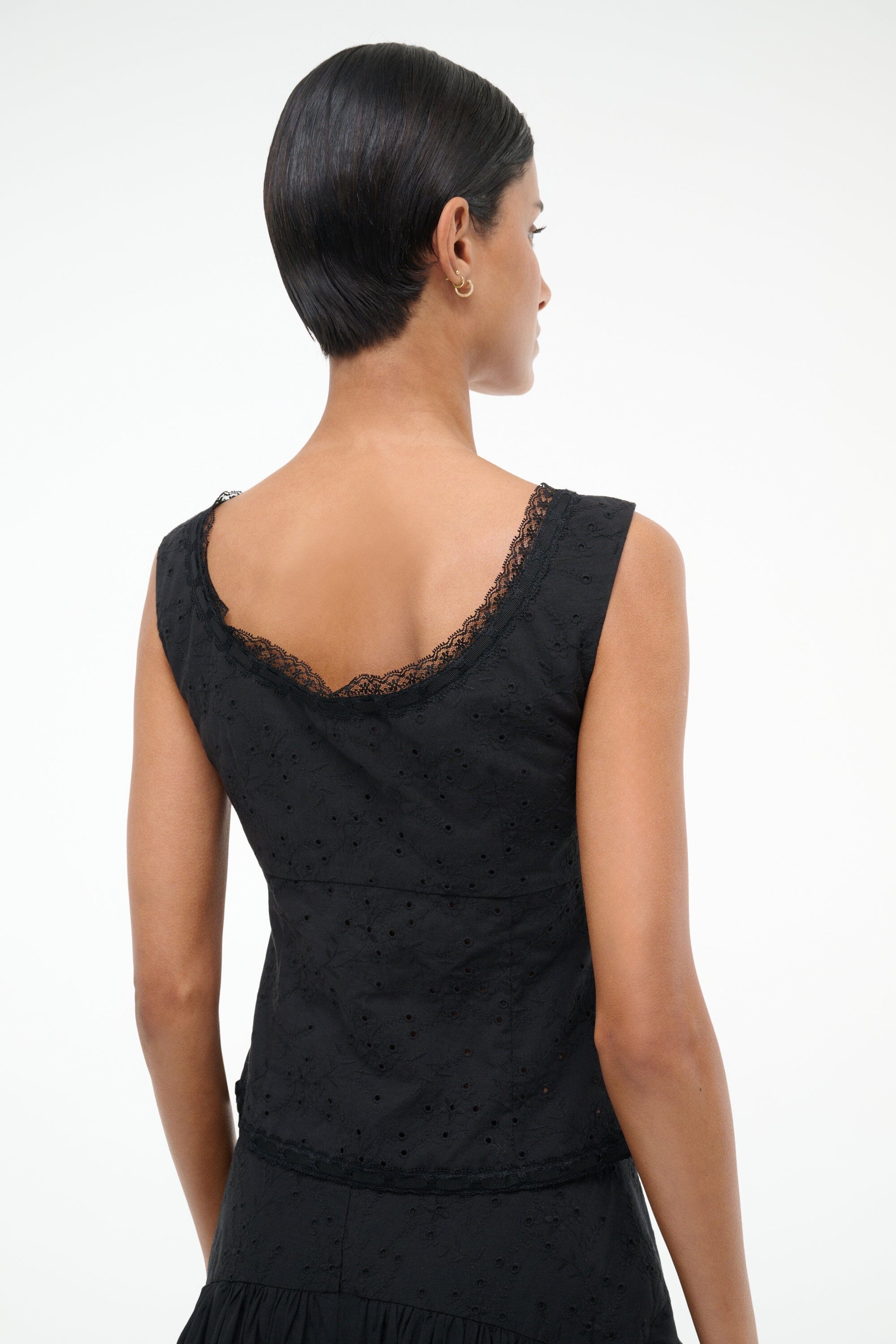 LOU TOP BLACK EYELET