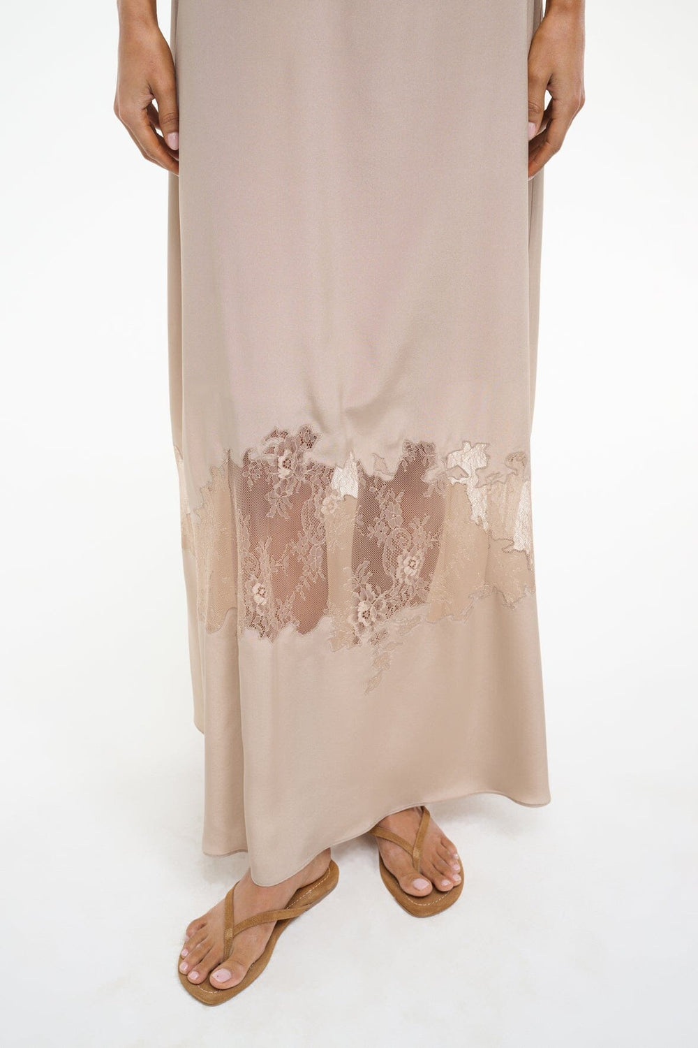 DELFINA SILK DRESS DUNE