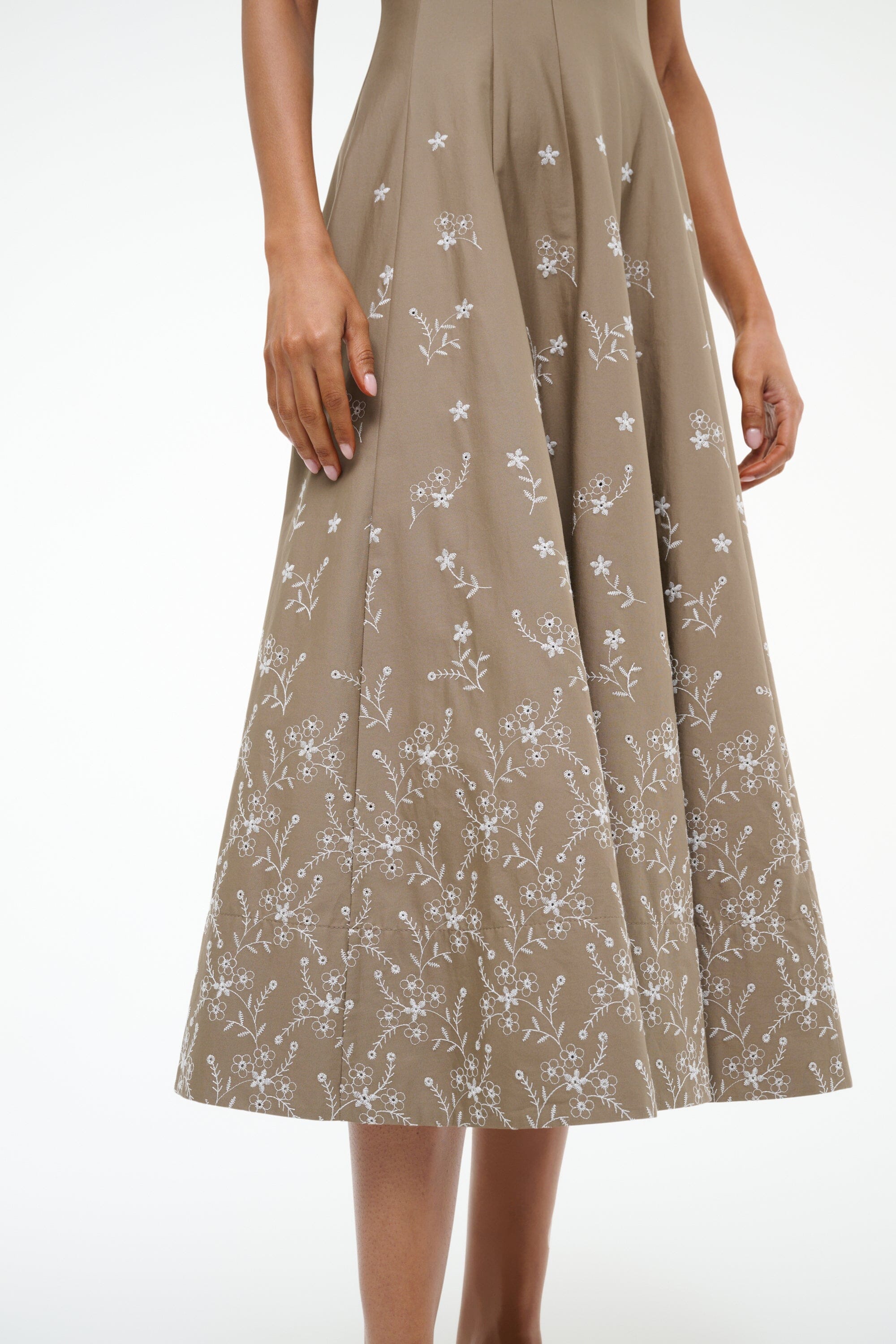 WELLS DRESS TAUPE EMBROIDERY