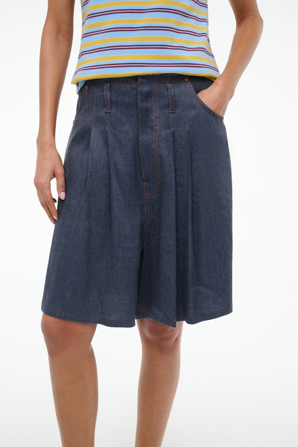 KNIGHT SHORT CHAMBRAY